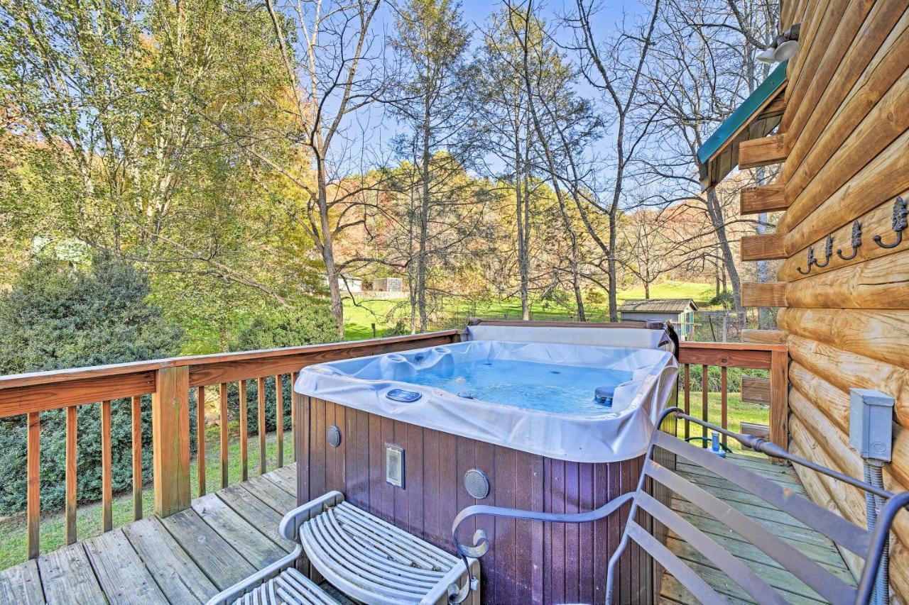 Creekside Bryson City Cabin With Private Hot Tub Villa Exteriör bild