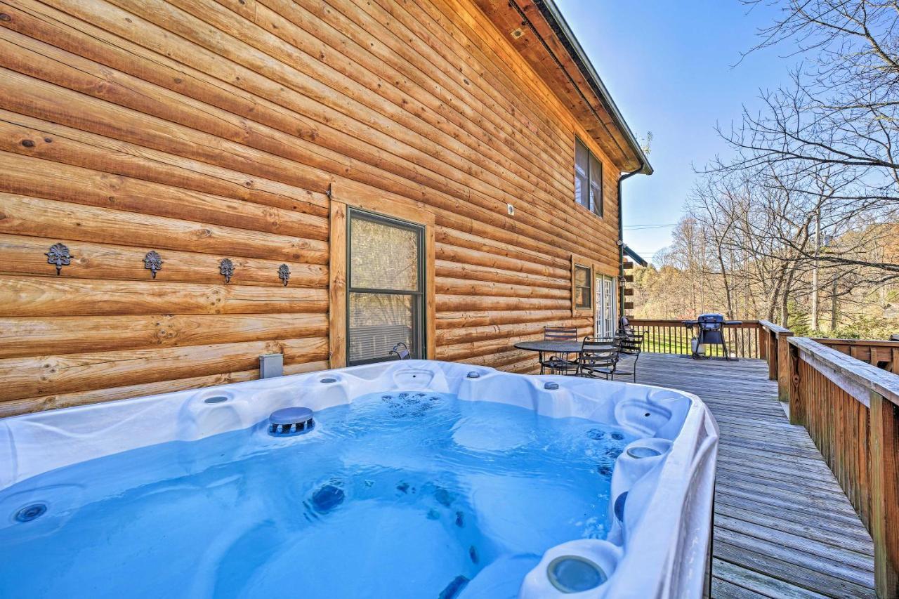 Creekside Bryson City Cabin With Private Hot Tub Villa Exteriör bild